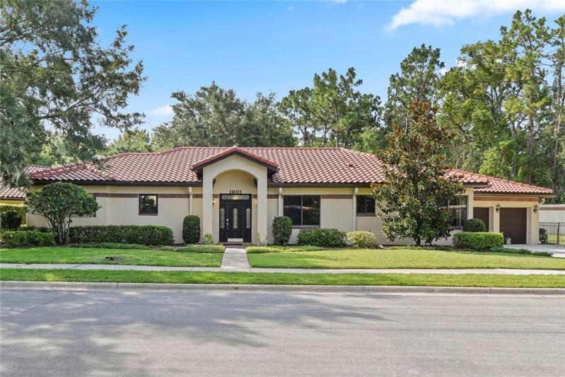 1601 Glen Eagles Way