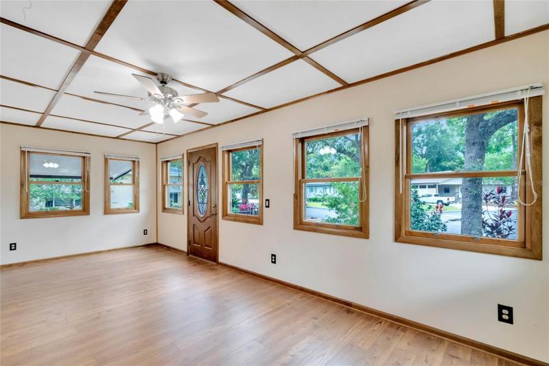 living/dining rooms