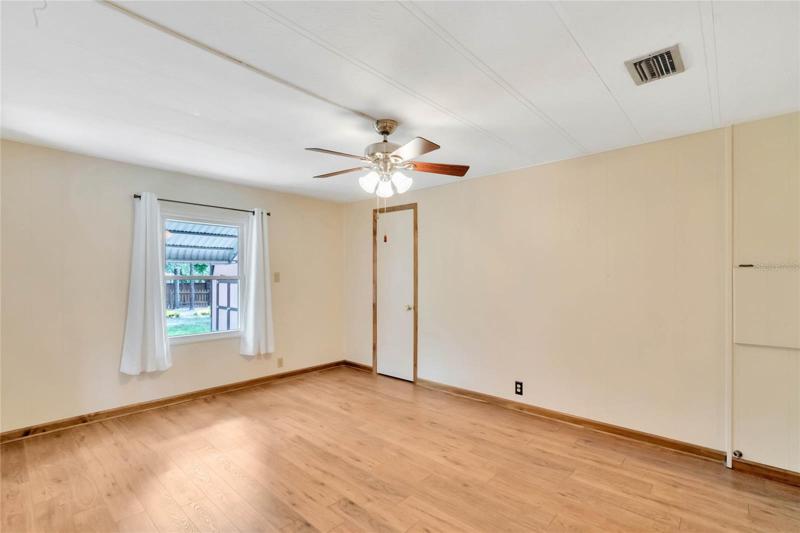 Beaultiful Florida Room with Anderson Windows