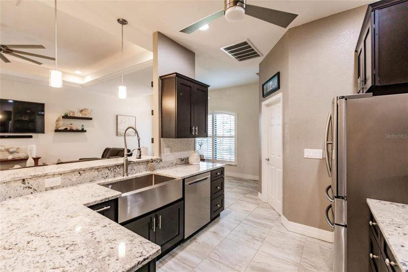 OPEN FLOOR PLAN