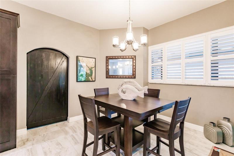 CASUAL DINING AREA