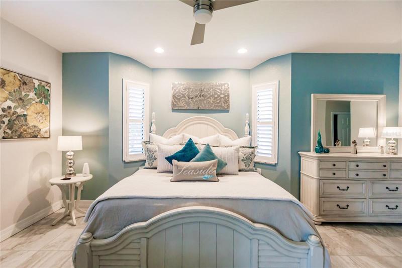SITTING AREA IN MASTER BEDROOM
