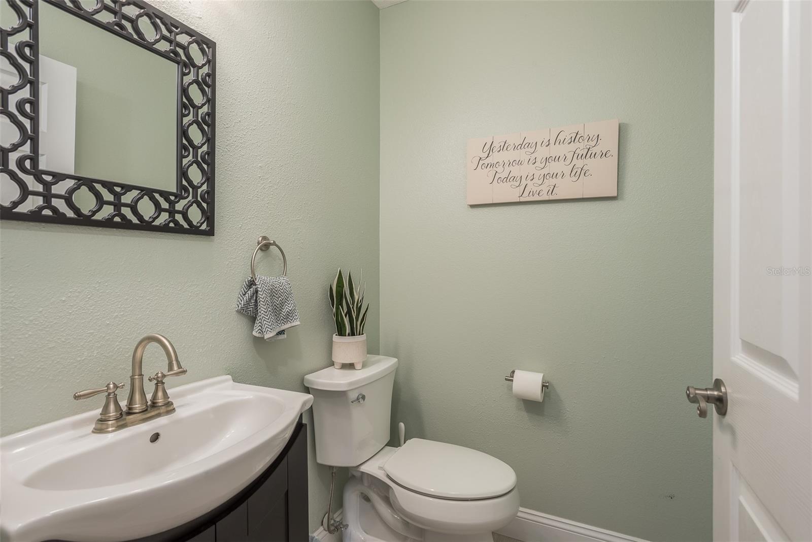 1/2 bath downstairs