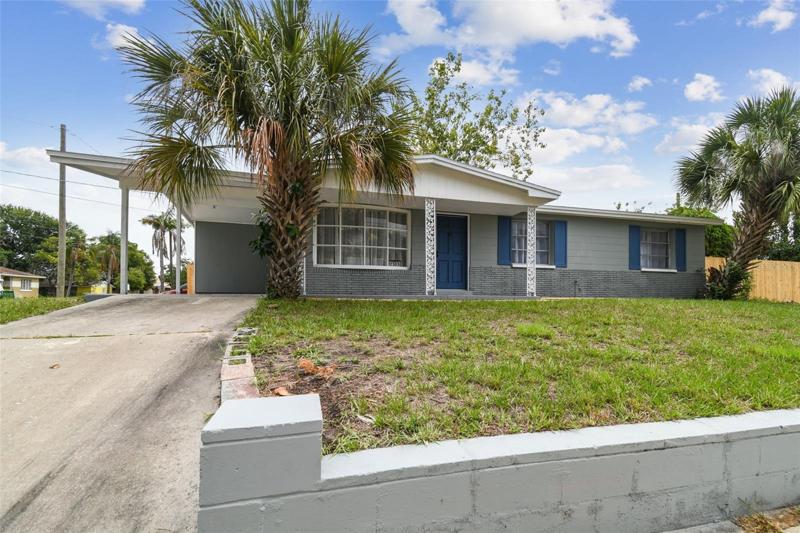 2305 N Tampania