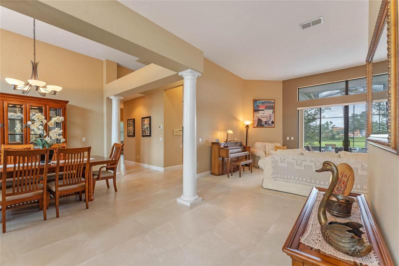 Spacious Foyer