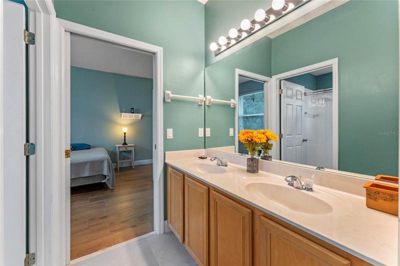 Jack n Jill Bathroom