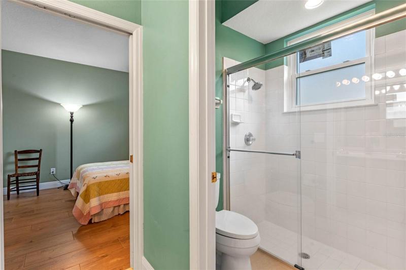 Jack n Jill Bathroom