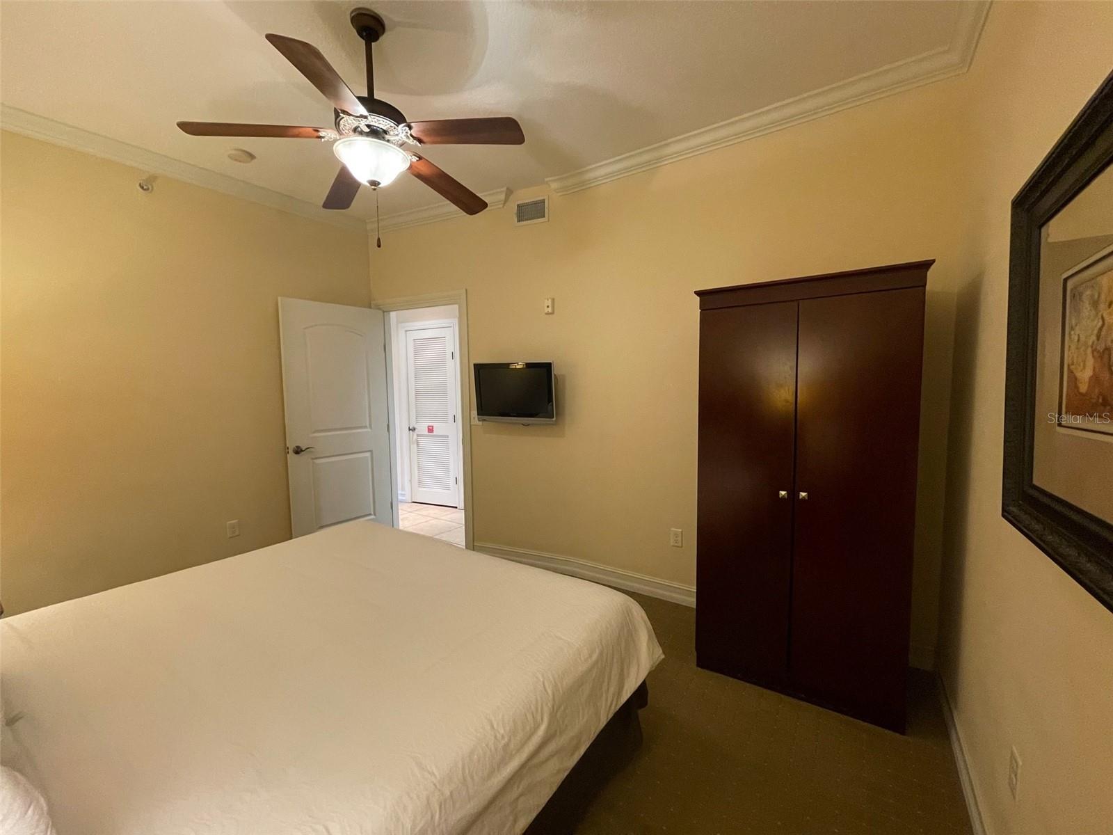 Guest bedroom