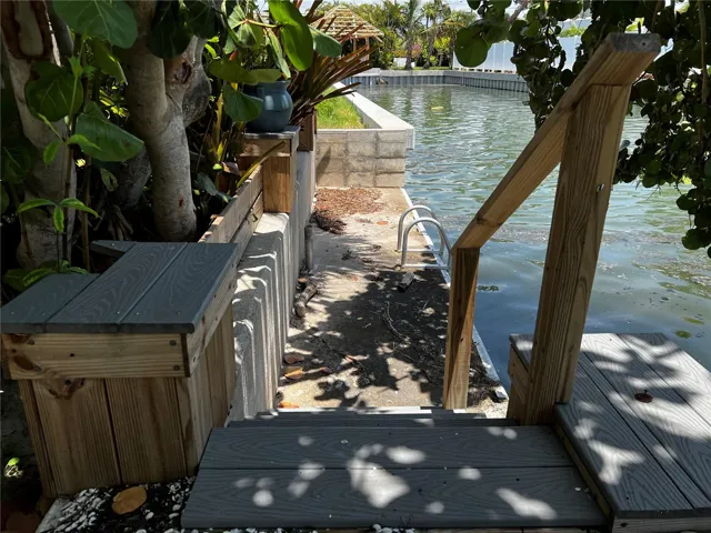 Oasis/kayak launch