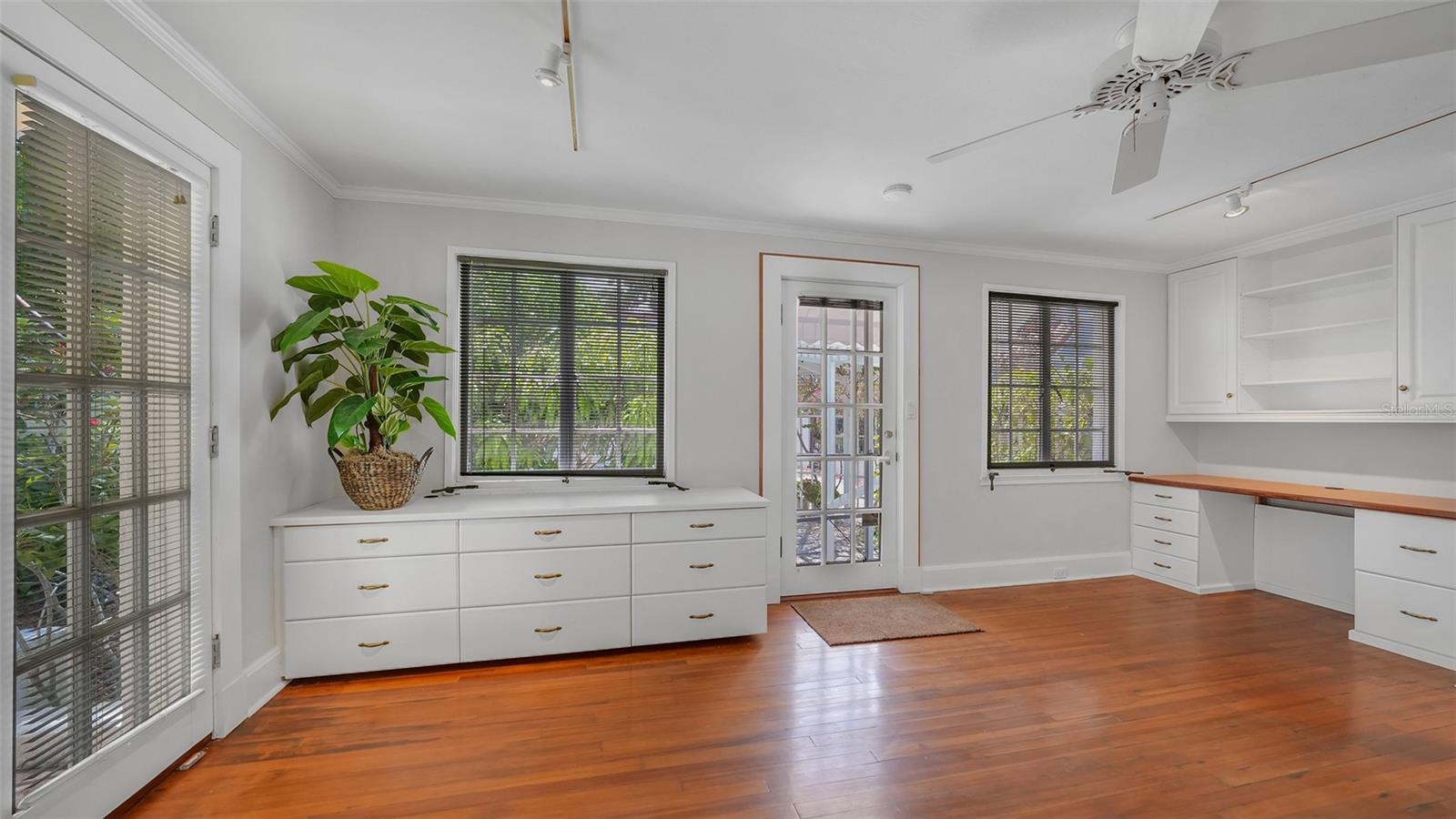 Great oversized room for an office, guest suite or hobby room.
