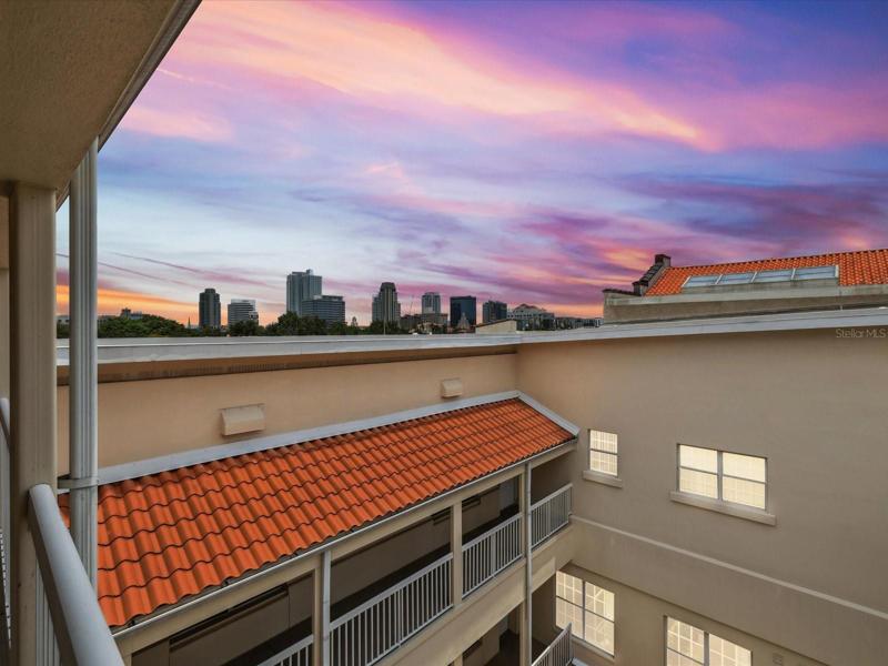 Stunning View of Downtown St. Petersburg right outside your Front Door!