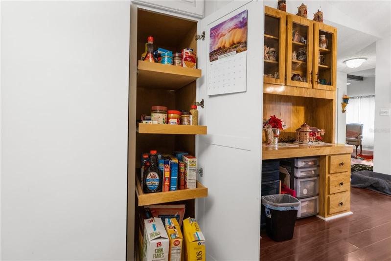 Large Pantry with pull out drawers so you wont lose those items in the back!