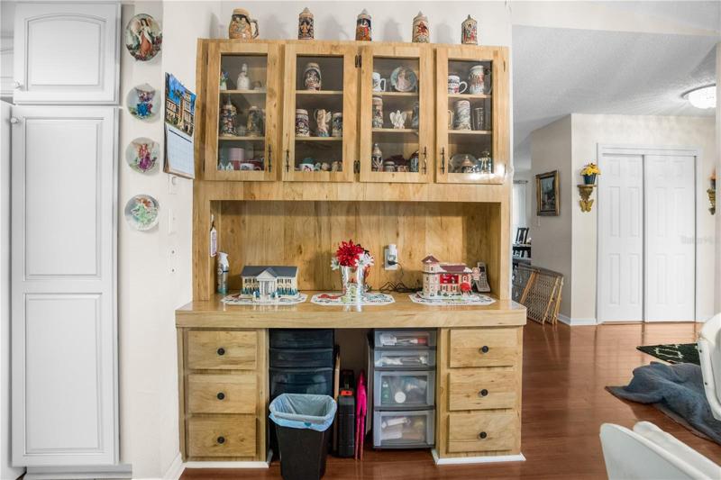 Gorgeous Built-In Hutch/Desk, perfect for all your Knick Knacks and/or Office Supplies
