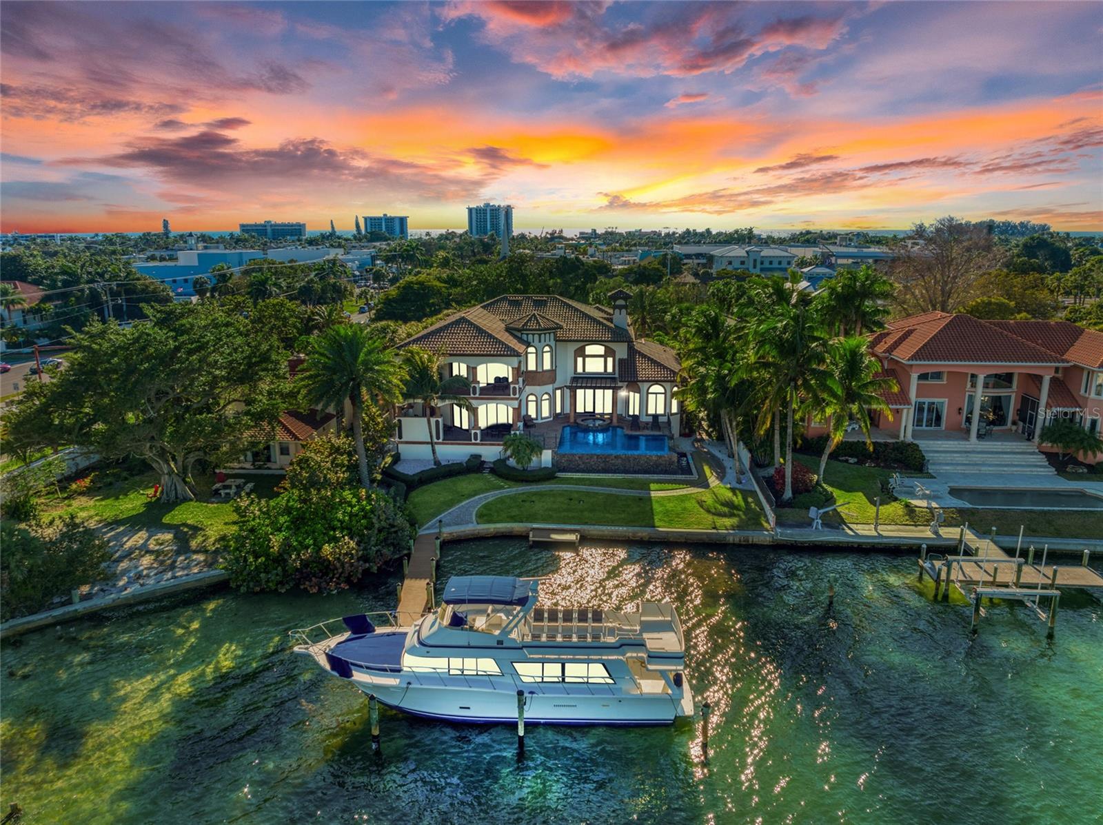 Sarasota, Florida 34236, 6 Bedrooms Bedrooms, 0 ,6 BathroomsBathrooms,Residential Lease,For Rent,WASHINGTON,0,A4574378