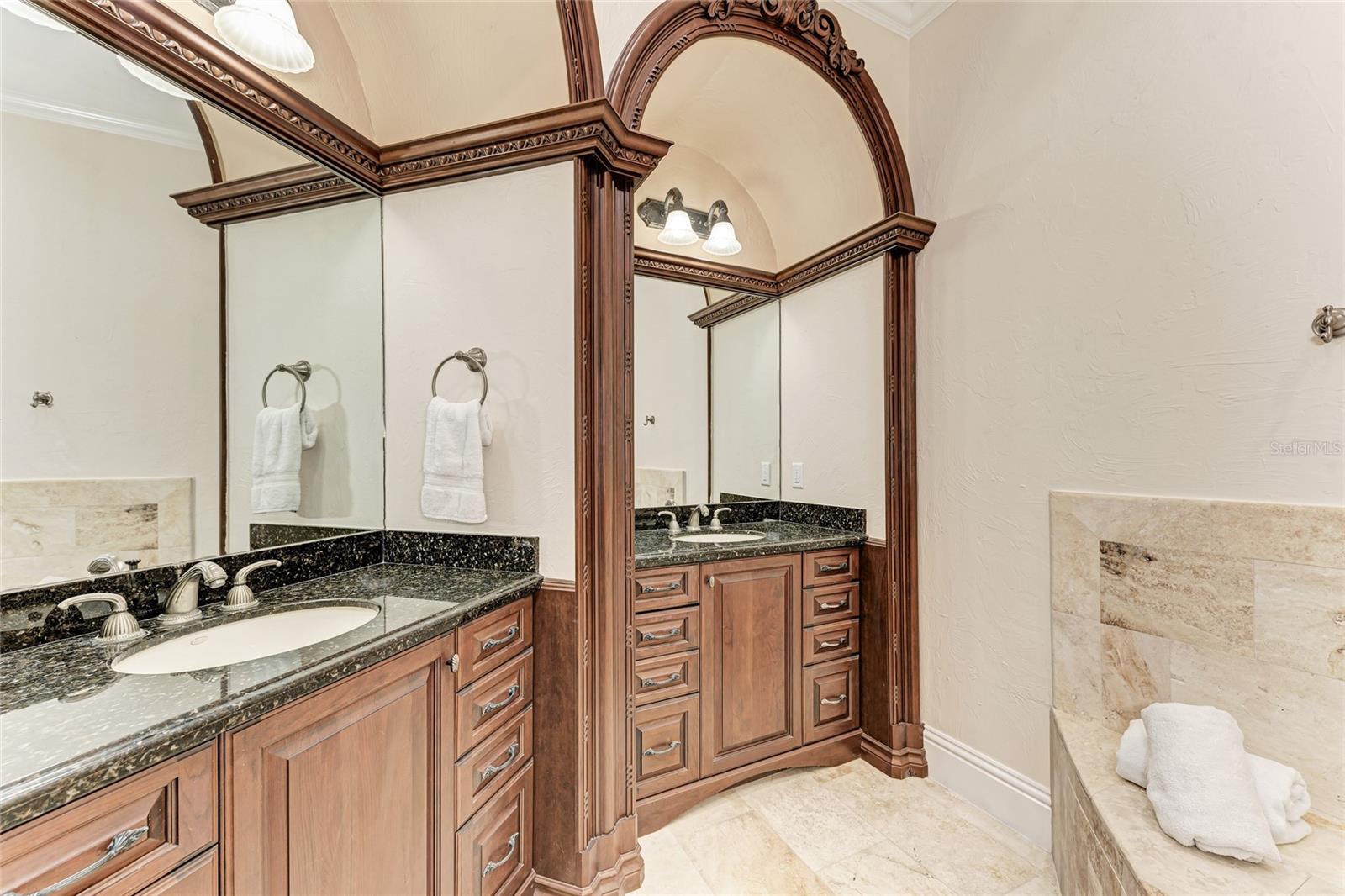 Sarasota, Florida 34236, 6 Bedrooms Bedrooms, 0 ,6 BathroomsBathrooms,Residential Lease,For Rent,WASHINGTON,0,A4574378