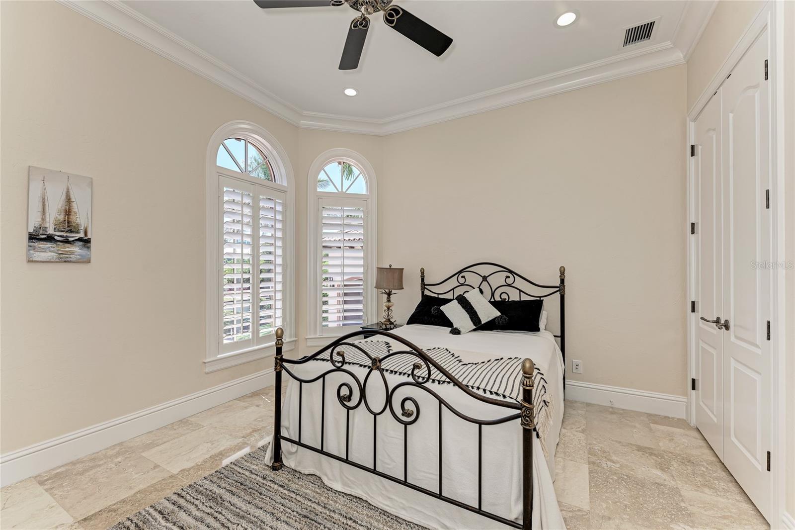 Sarasota, Florida 34236, 6 Bedrooms Bedrooms, 0 ,6 BathroomsBathrooms,Residential Lease,For Rent,WASHINGTON,0,A4574378