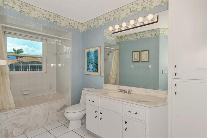 Guest bathroon