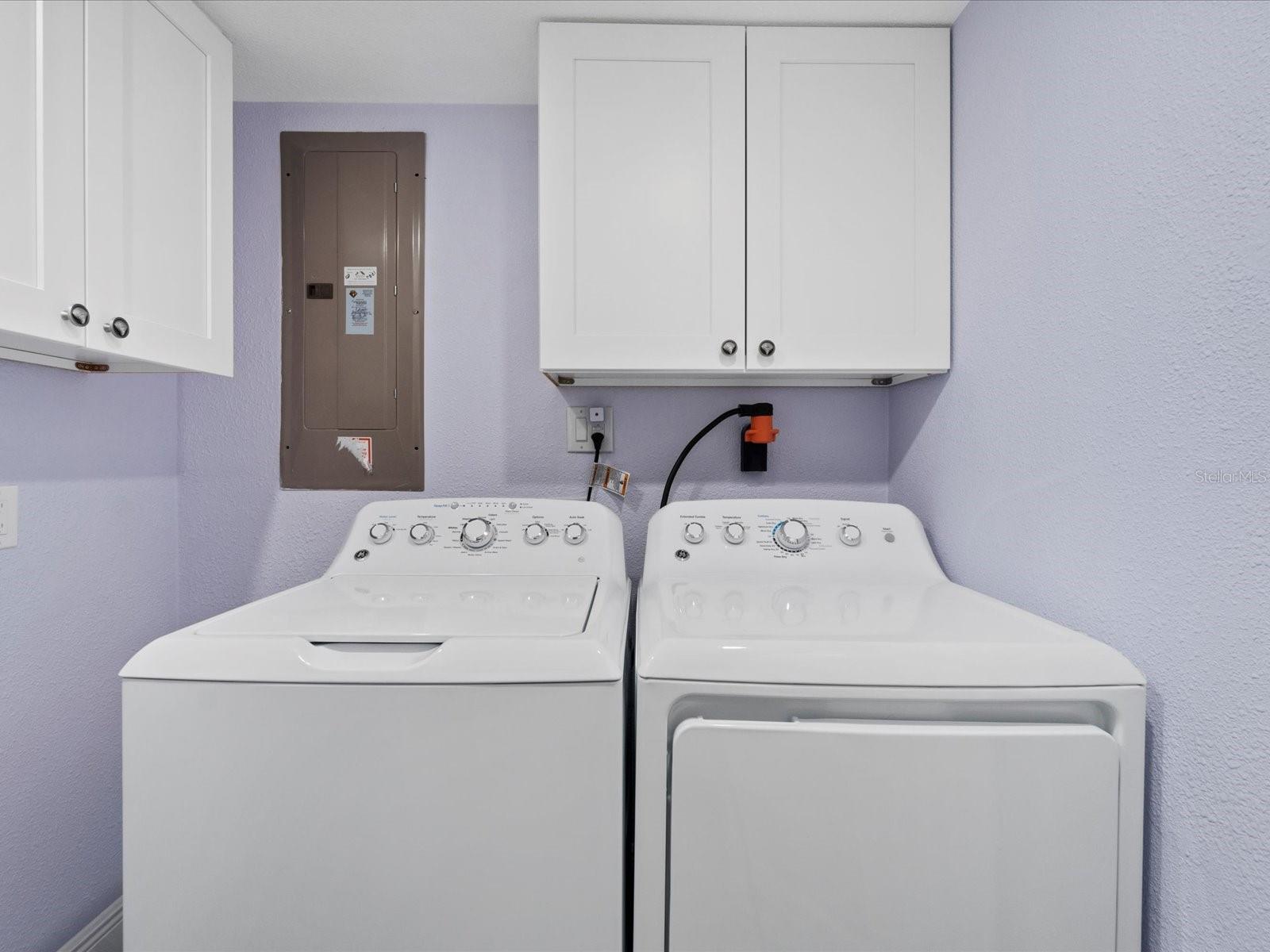 Laundry room. washer/dryer stay!