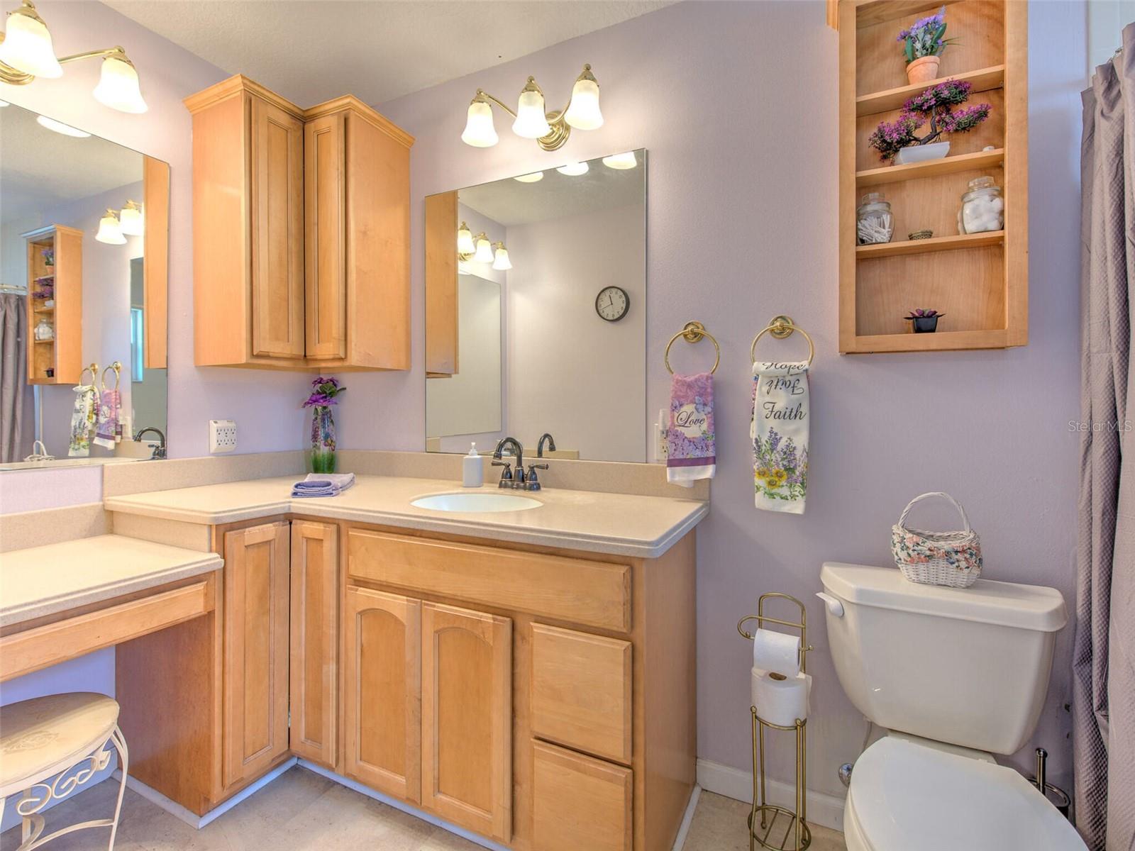 Primary En-suite Bathroom