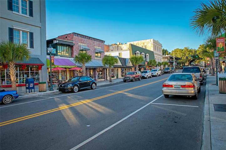 Specialty boutiques, eateries, and art in the downtown district, all just a few minutes from Sullivan Ranch!
