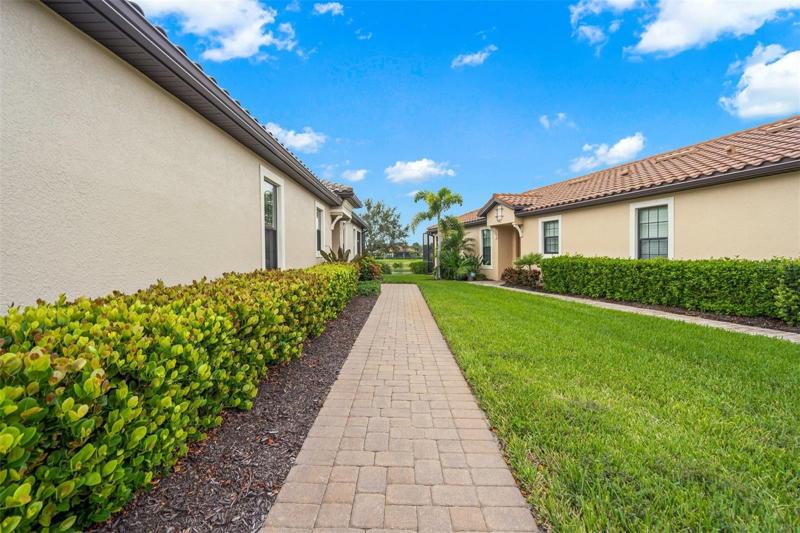 Walkway to entry way