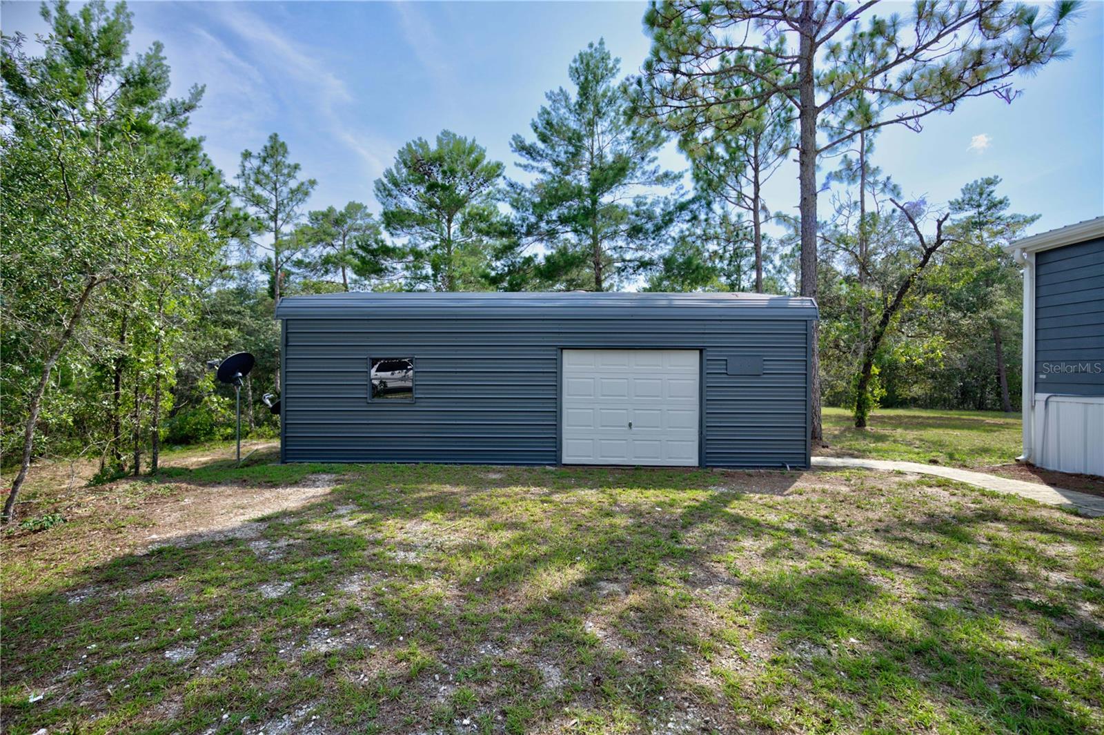 Detached Garage