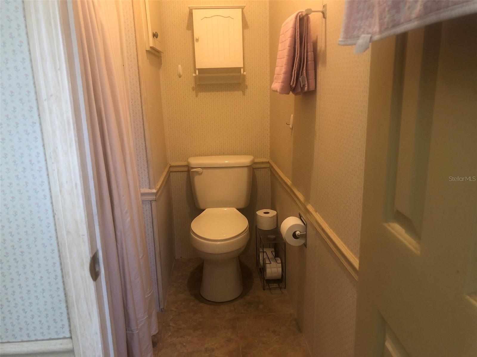 Master Bath w/shower