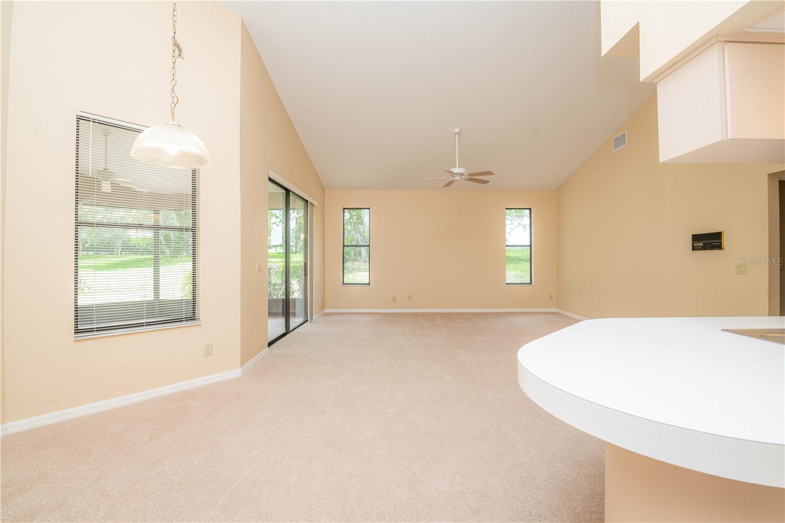 Breakfast Nook &amp; Family Room