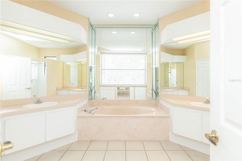 Master Bath w/ Dual Sinks