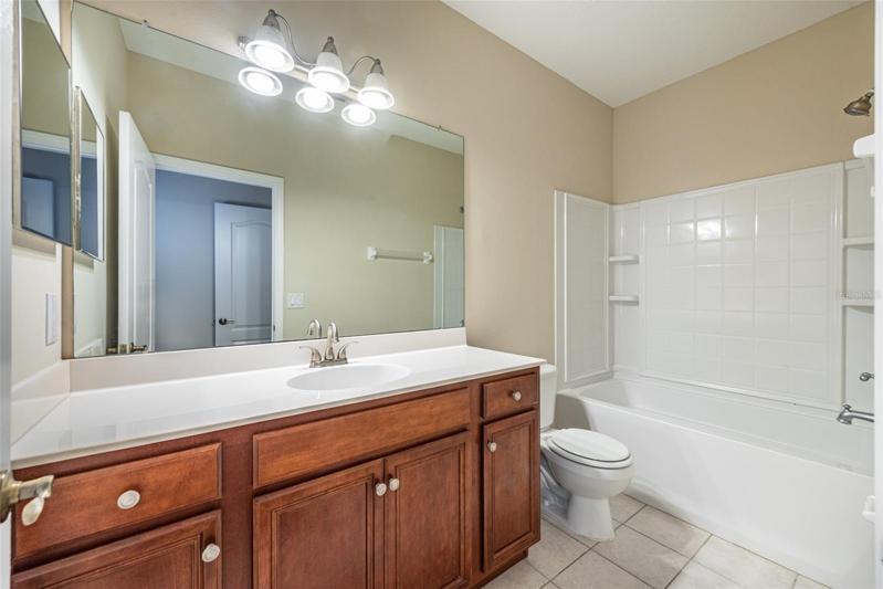 En suite bath