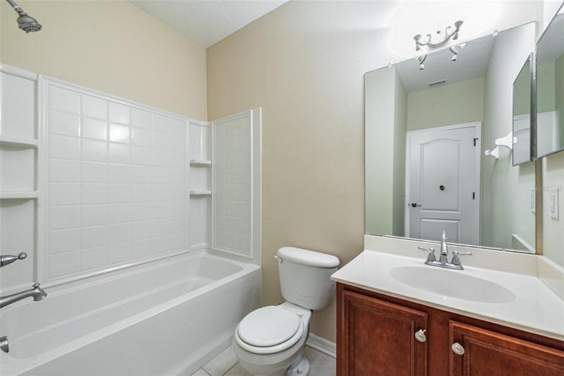En suite bath