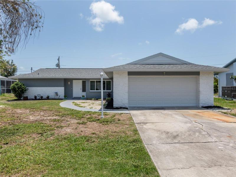 407 Dorchester Drive, come see this cute coastal home today!