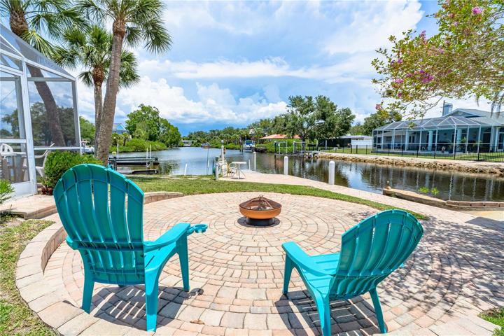 Fire Pit / Lounge Area