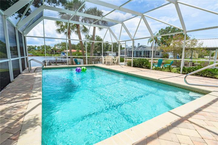 Pool/Lanai