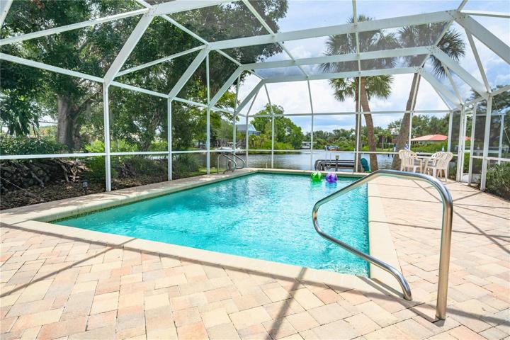 Pool/Lanai
