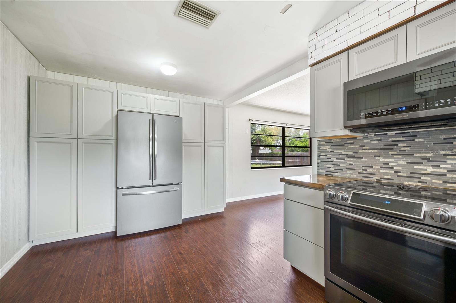 285 E Thelma Street, Lake Alfred, Florida 33850, 4 Bedrooms Bedrooms, ,2 BathroomsBathrooms,Residential,For Sale,THELMA,P4926239