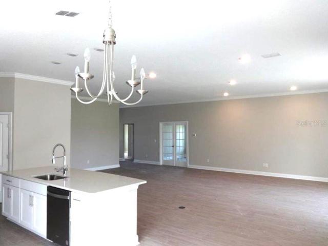 Kit/Livingroom
