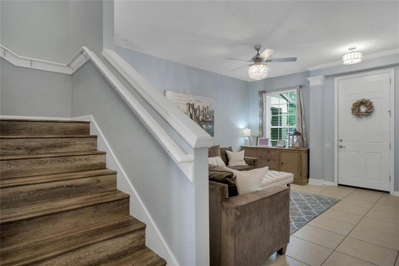 Entry/stairway