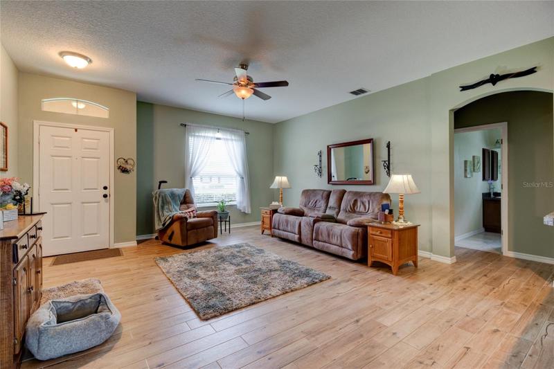 Family/Front room 2