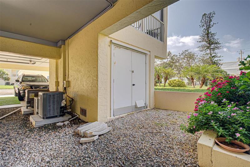 OWNERS OUTDOOR STORAGE ROOM