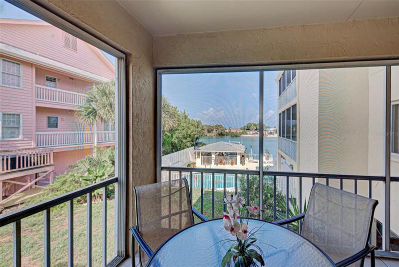 PRIVATE LANAI
