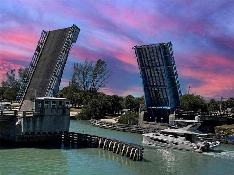 NO FIXED BRIDGES TO THE JETTY AND OPEN WATER