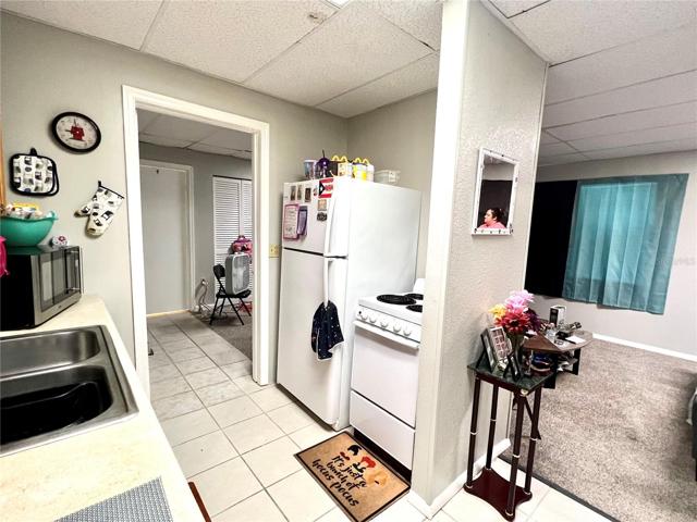 Duplex- Unit B kitchen