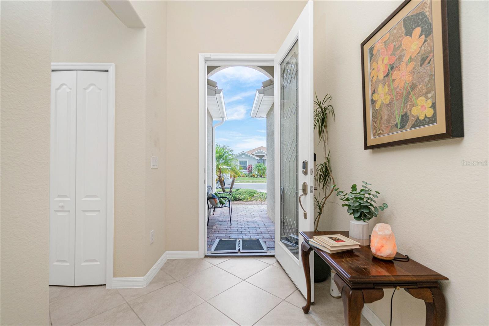 foyer enteryway