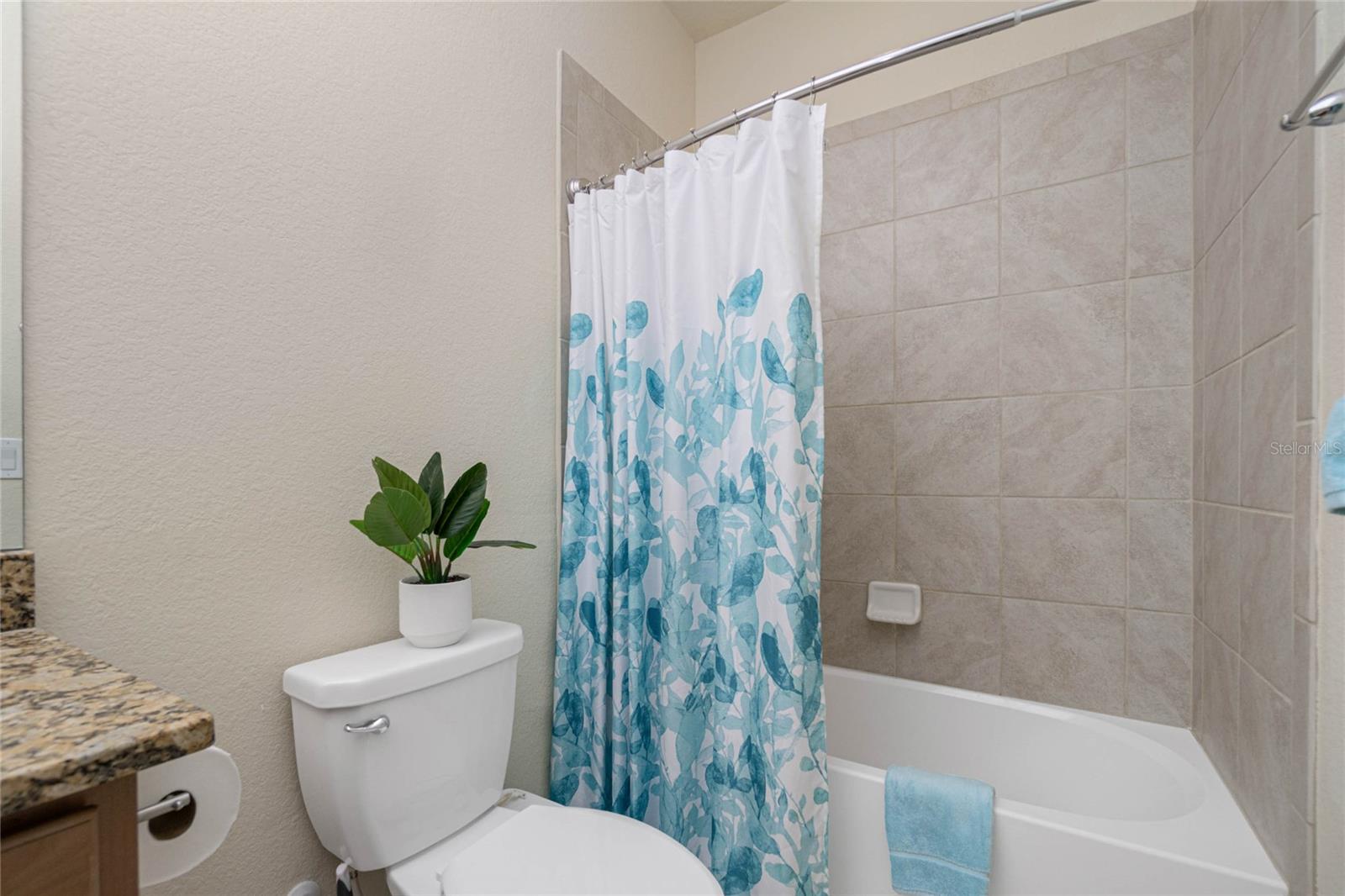 Guest bath 3