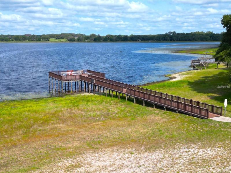common area on Lake Bonable