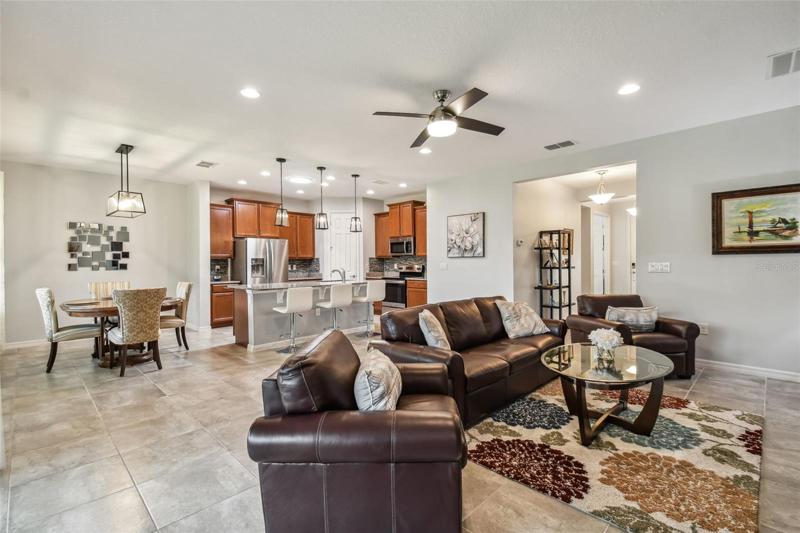 OPEN FLOOR PLAN