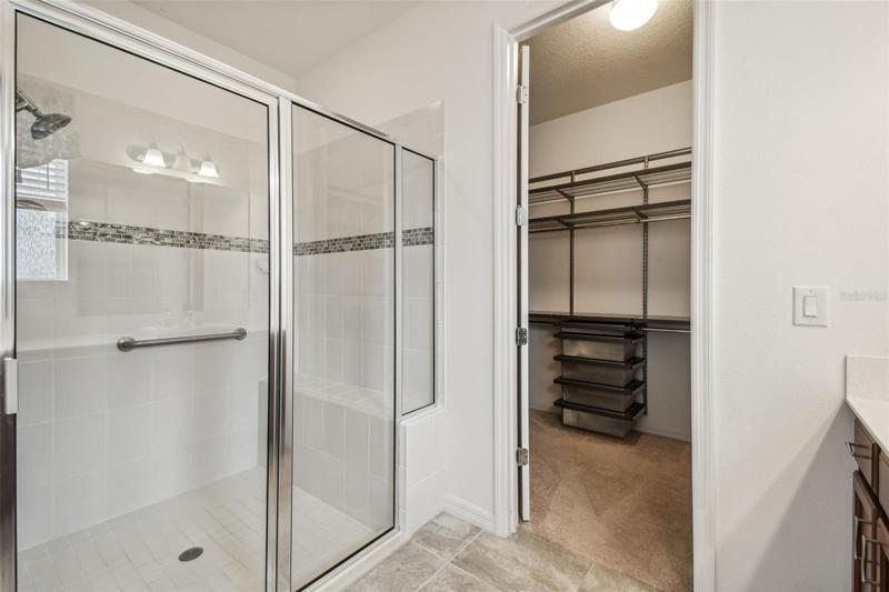 WALK IN SHOWER WITH BENCH SEATING