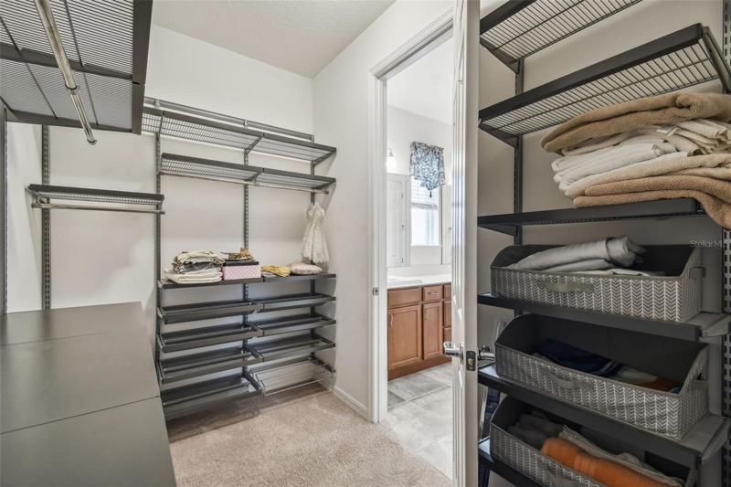 CONTAINER STORE CLOSET STORAGE SYSTEM