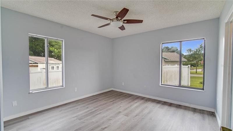 Master Bedroom w/ walk in closet